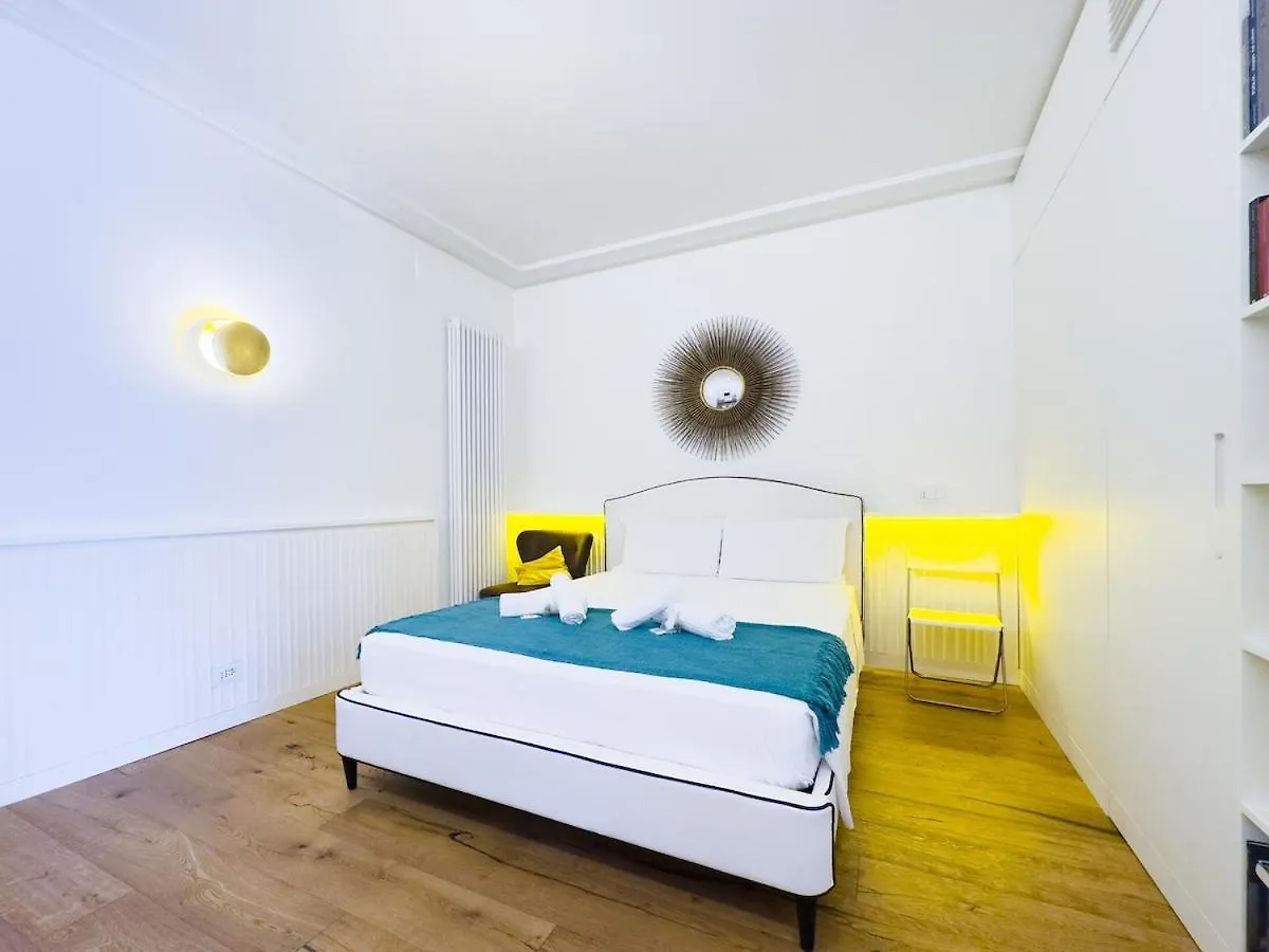 Gold Suite 5 Minuti Dal Colosseo Rome 0*,  Italy