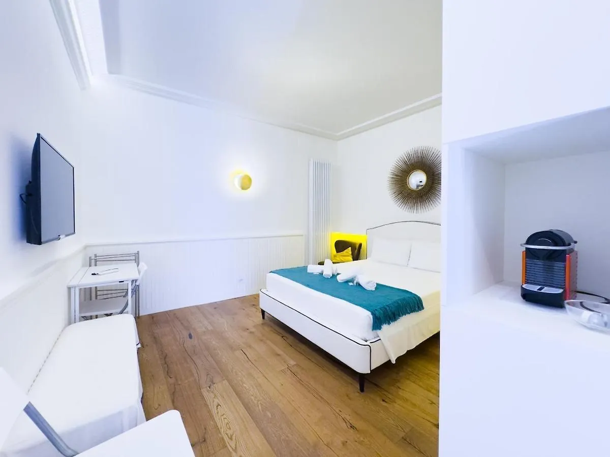 Apartment Gold Suite 5 Minuti Dal Colosseo Rome