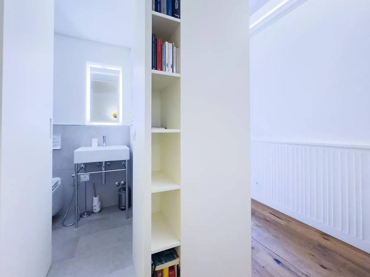 Apartment Gold Suite 5 Minuti Dal Colosseo Rome
